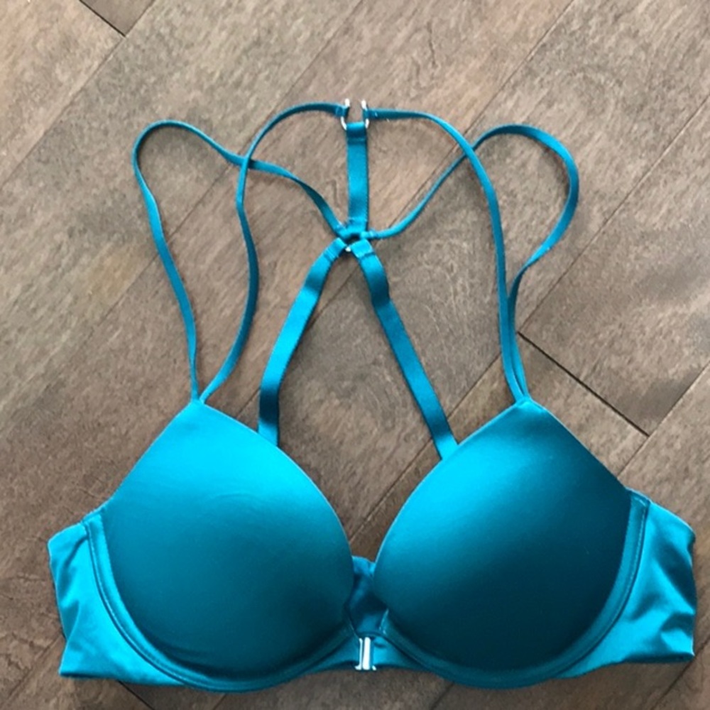 Victoria’s Secret Very Sexy Strappy Racerback bra
